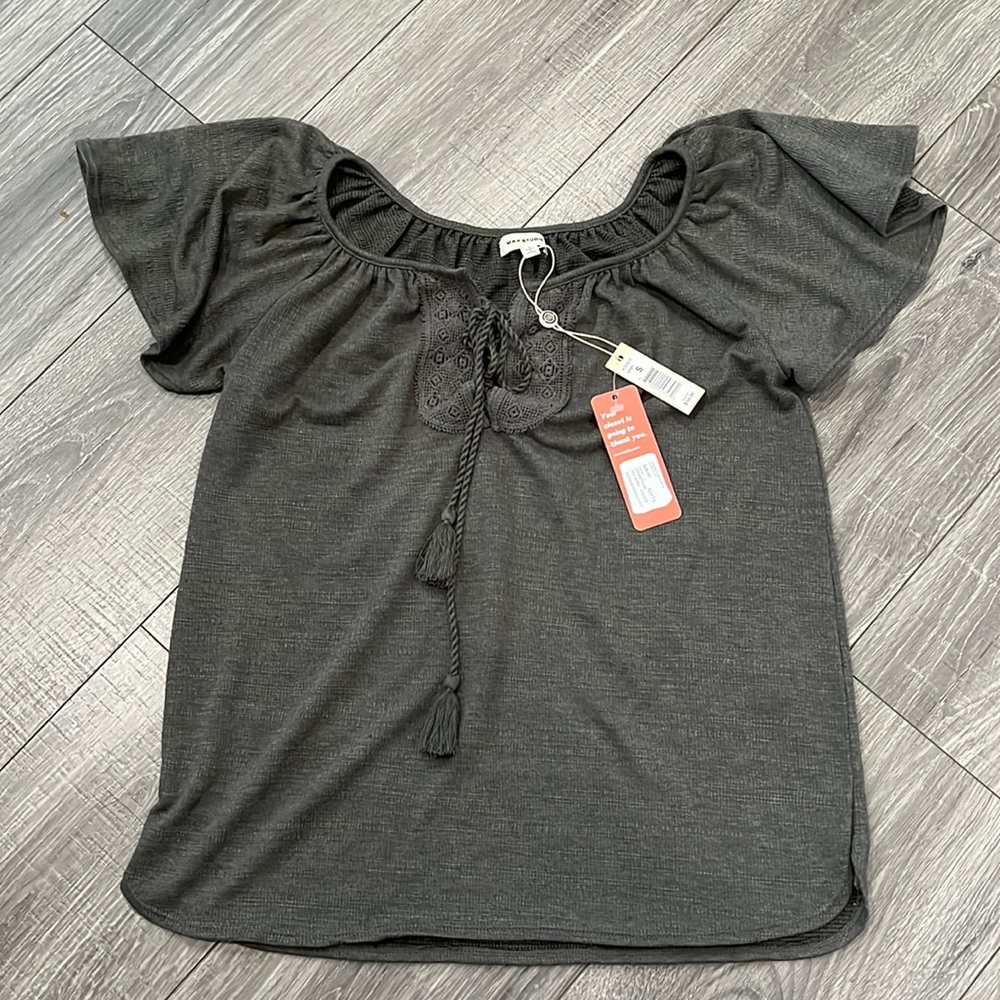 Womens short sleeve top